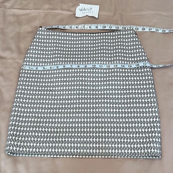 Ann Taylor gorgeous sz 2 black & white side zip fully lined straight skirt EUC - Picture 3 of 11
